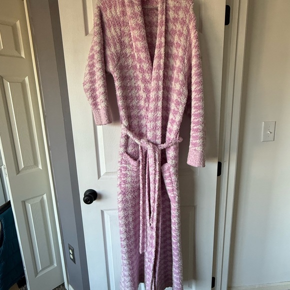 GENTLY USED SKIMS PINK HOUNDSTOOTH LONG ROBE - SIZE LARGE! - Picture 2 of 4